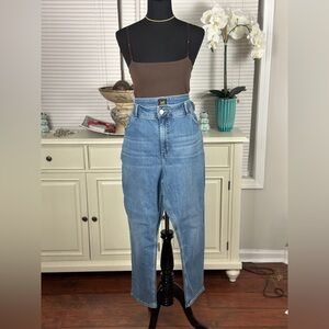 Lee Women's High-Waisted Blue Jeans